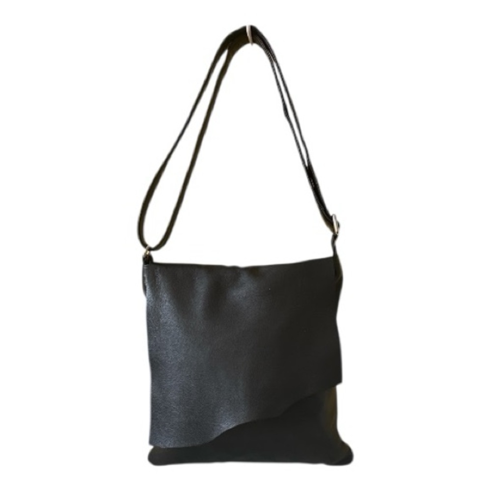 ILI New York Large Canada Raw Edge Flap Messenger Bag Black Pebble Leather